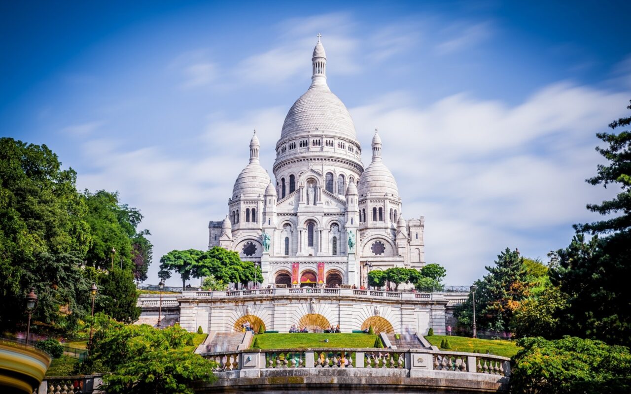 Montmartre and the Basilica of the Sacre Coeur, AI Travel Guide for Paris